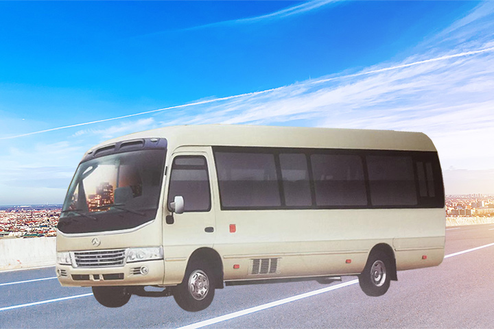 7.7米寬體 商務(wù)客車(chē)